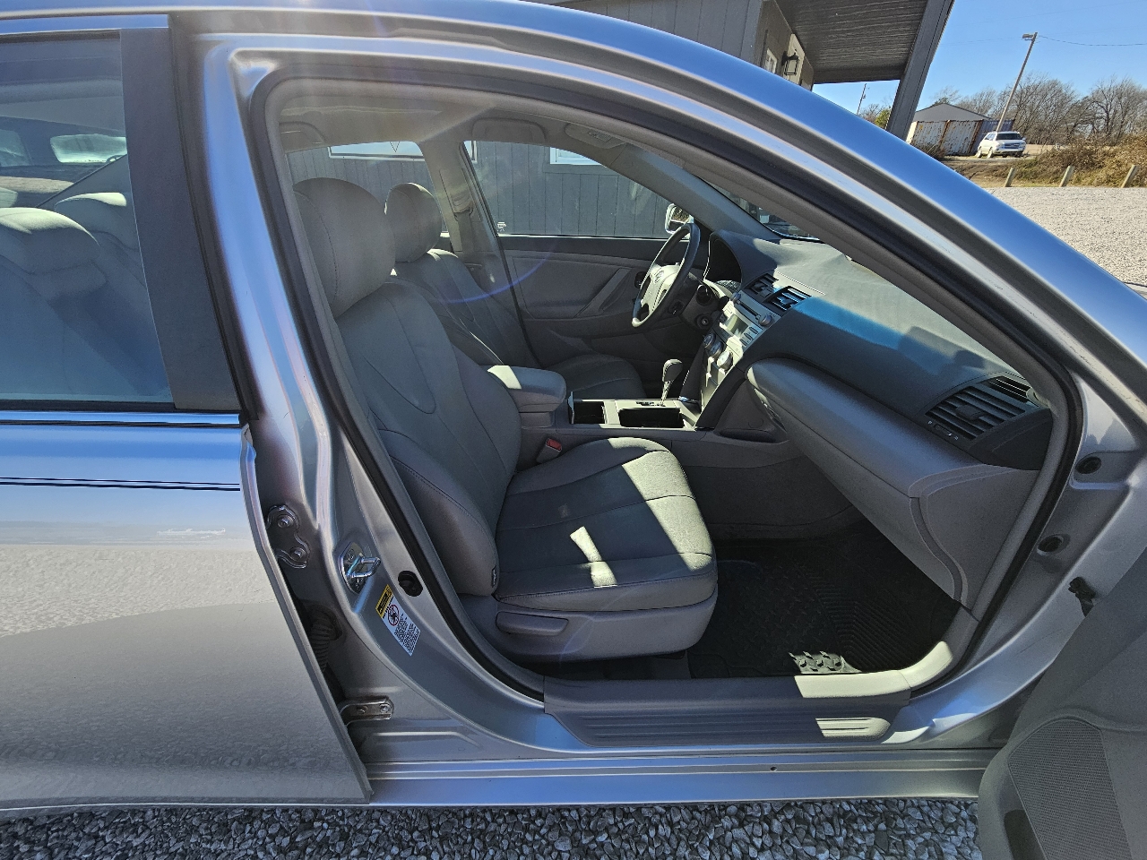 Toyota Camry LE 6-Spd AT 2011