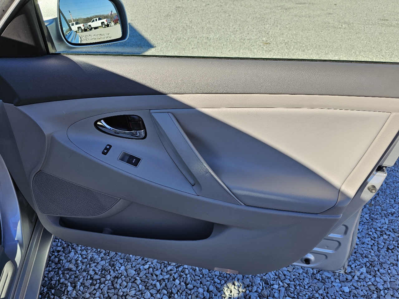 Toyota Camry LE 6-Spd AT 2011