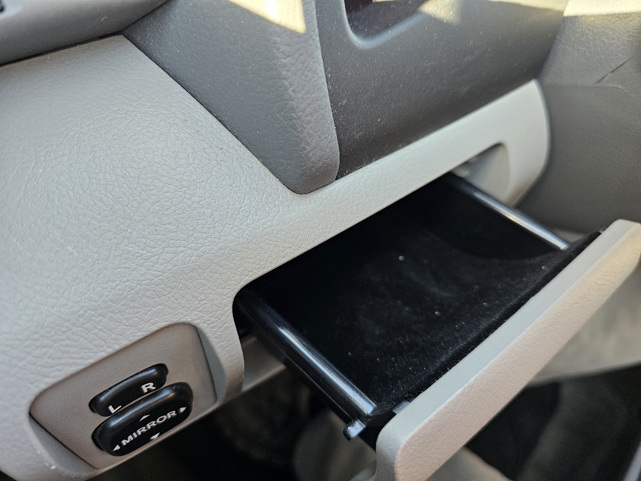 Toyota Camry LE 6-Spd AT 2011