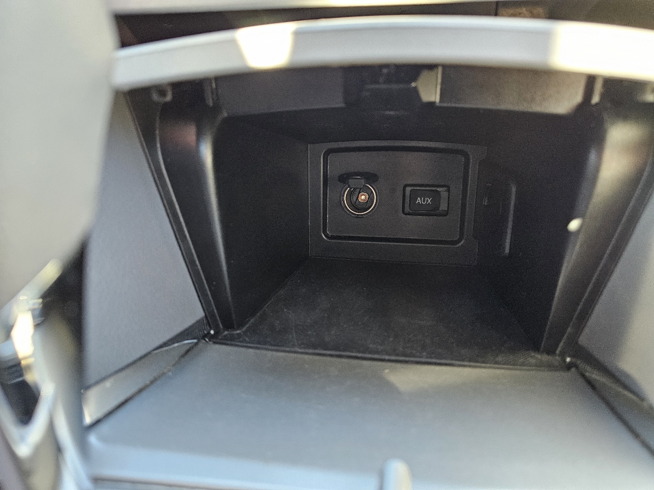 Toyota Camry LE 6-Spd AT 2011