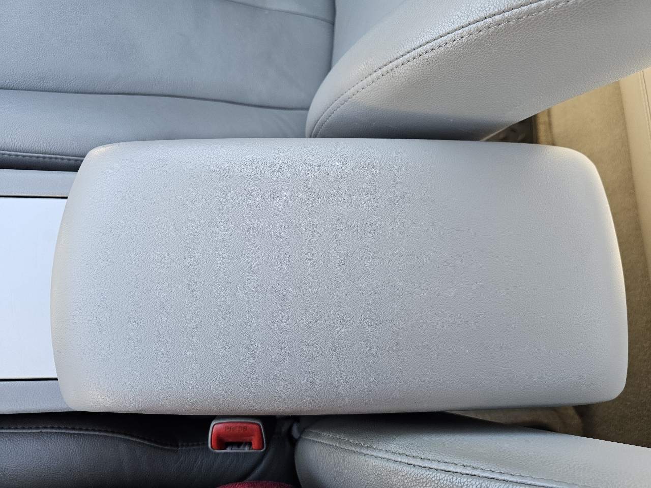 Toyota Camry LE 6-Spd AT 2011