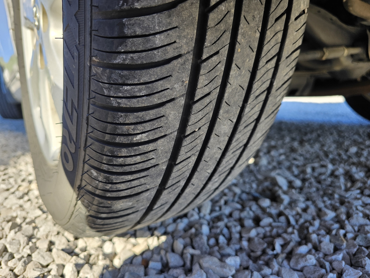 Toyota Camry LE 6-Spd AT 2011