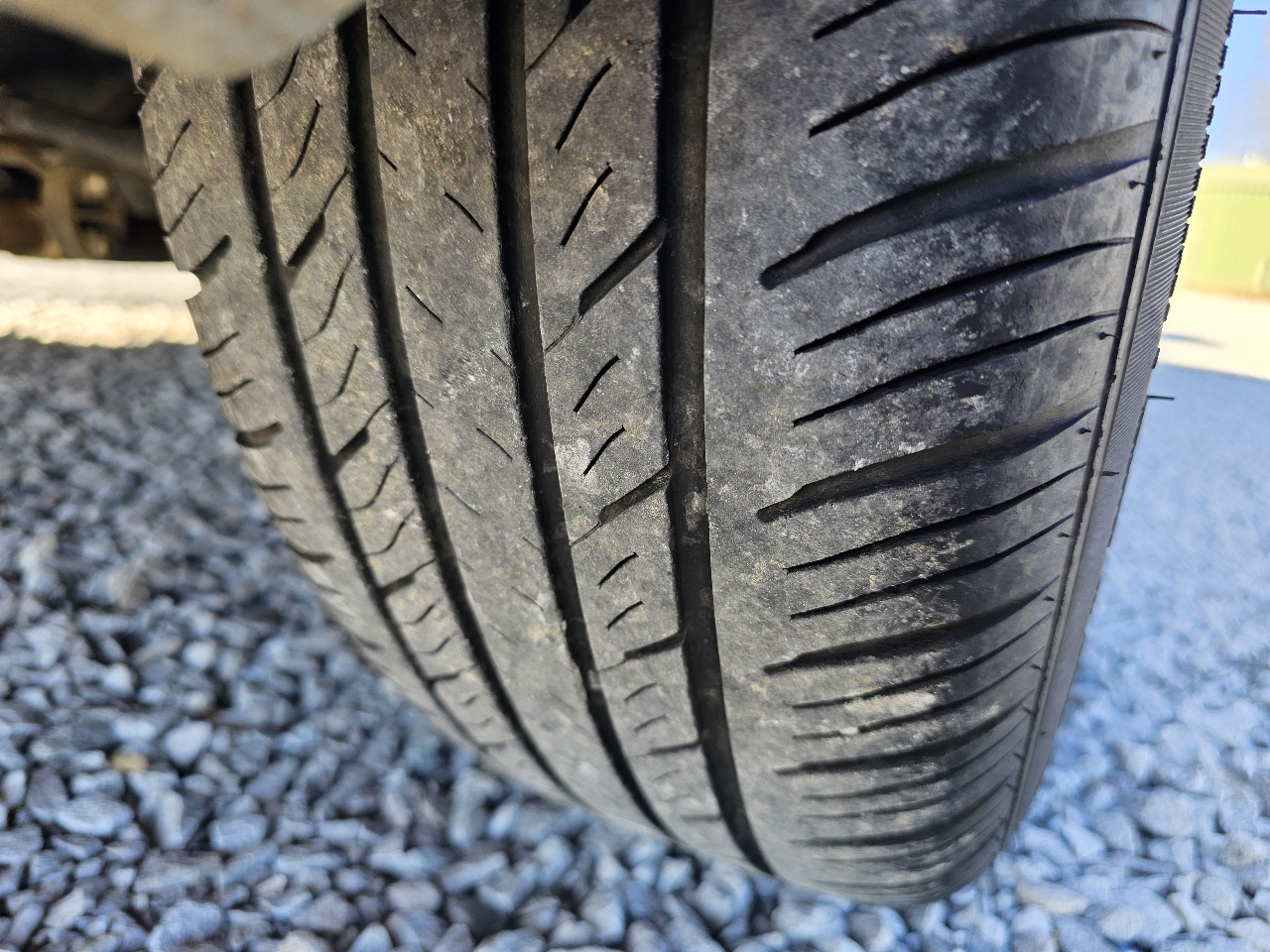 Toyota Camry LE 6-Spd AT 2011