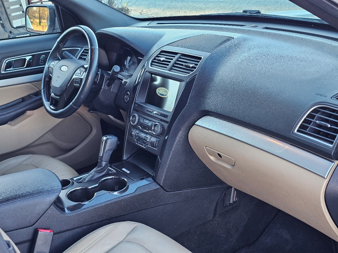 Ford Explorer XLT FWD 2017