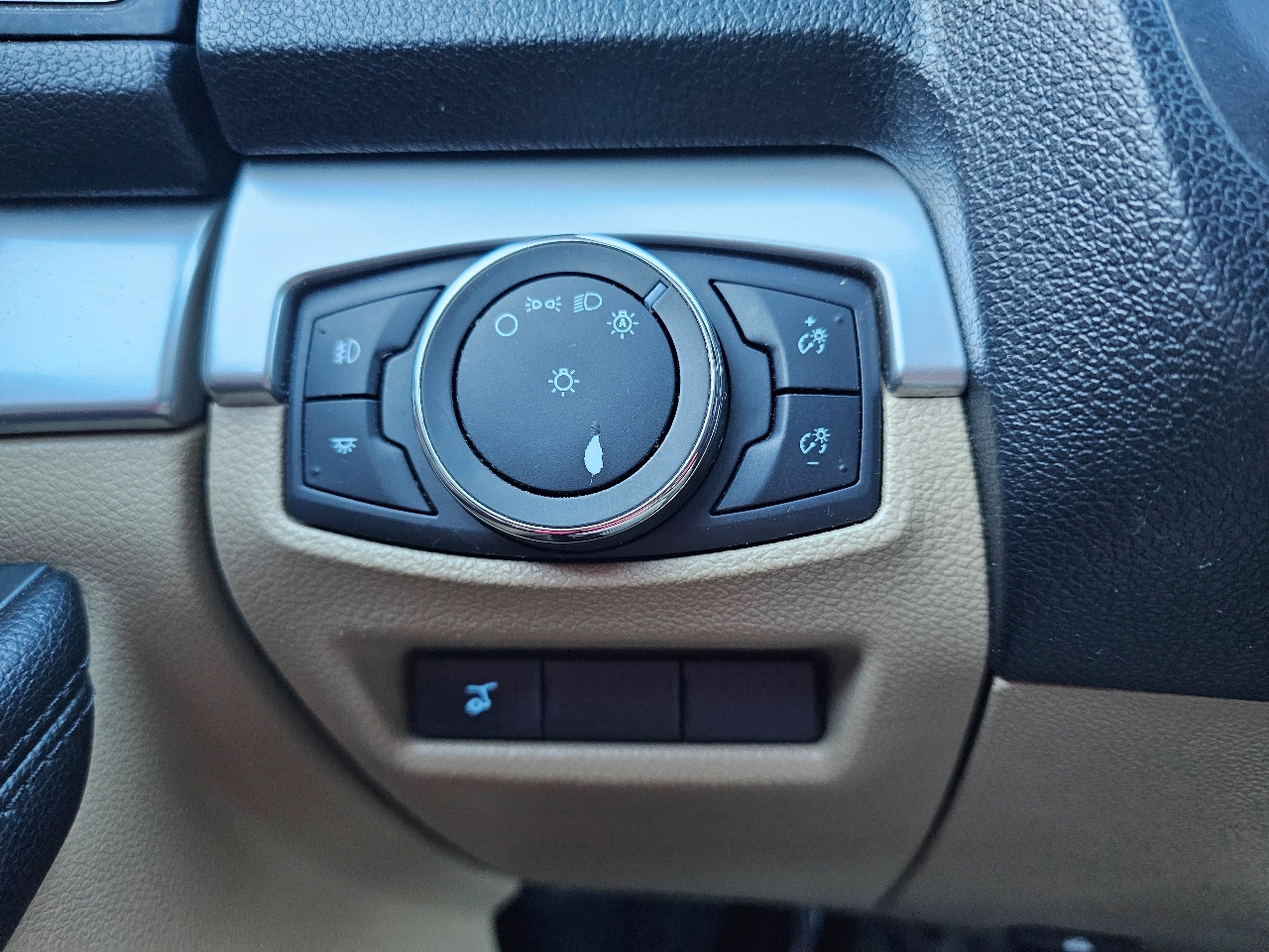 Ford Explorer XLT FWD 2017