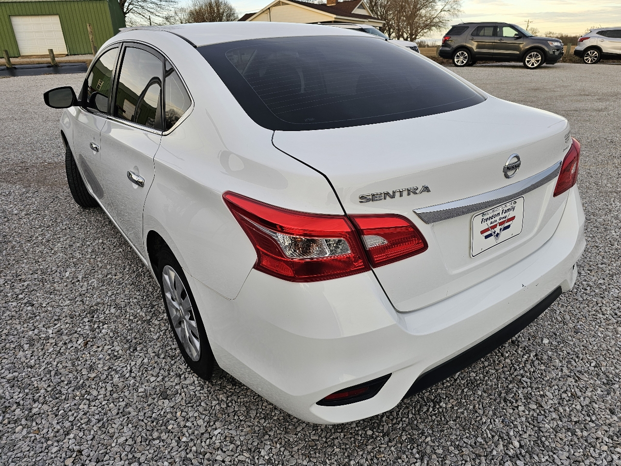 Nissan Sentra S 2016