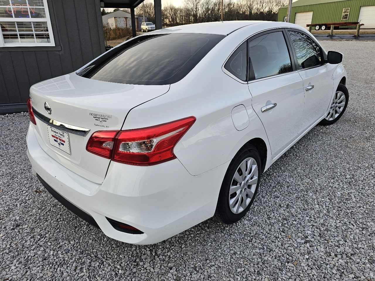 Nissan Sentra S 2016