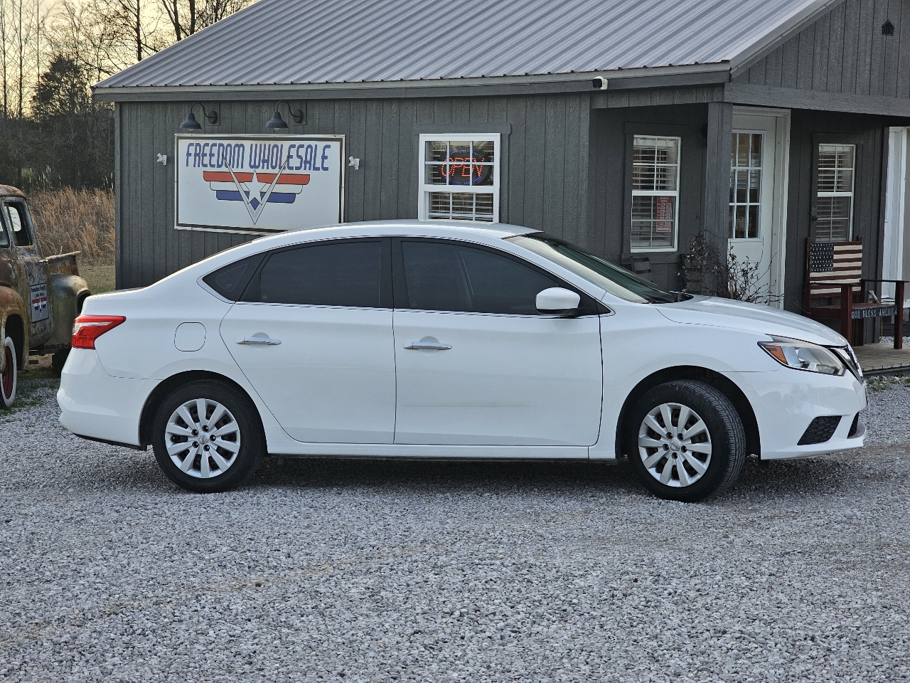 Nissan Sentra S 2016