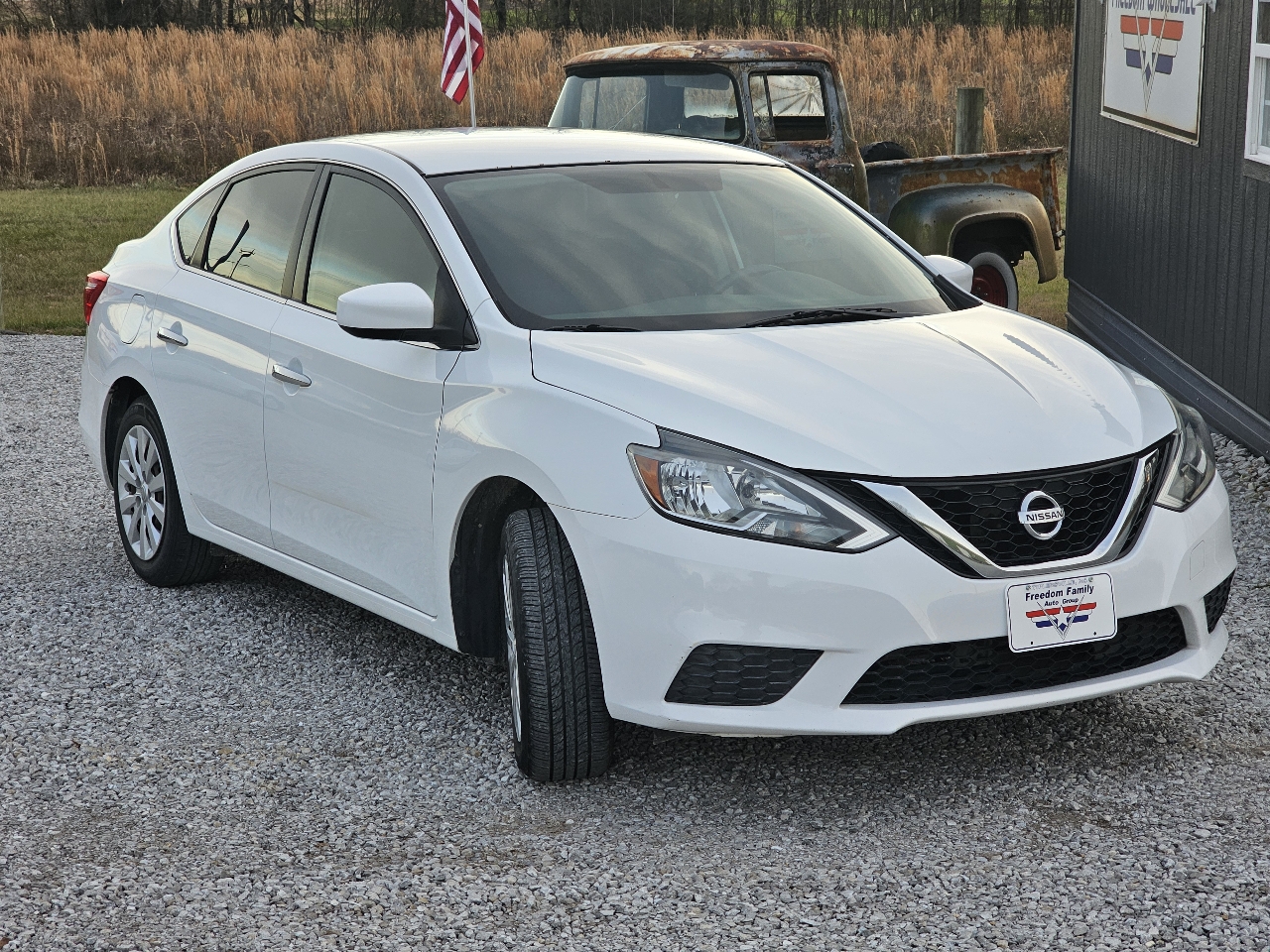 Nissan Sentra S 2016