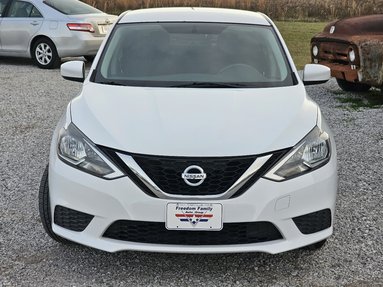 Nissan Sentra S 2016