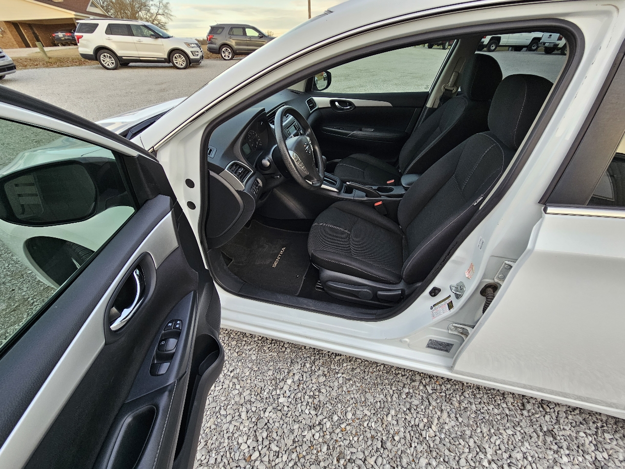 Nissan Sentra S 2016