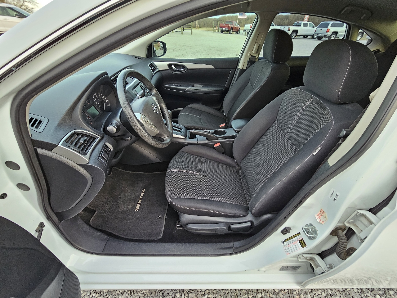 Nissan Sentra S 2016