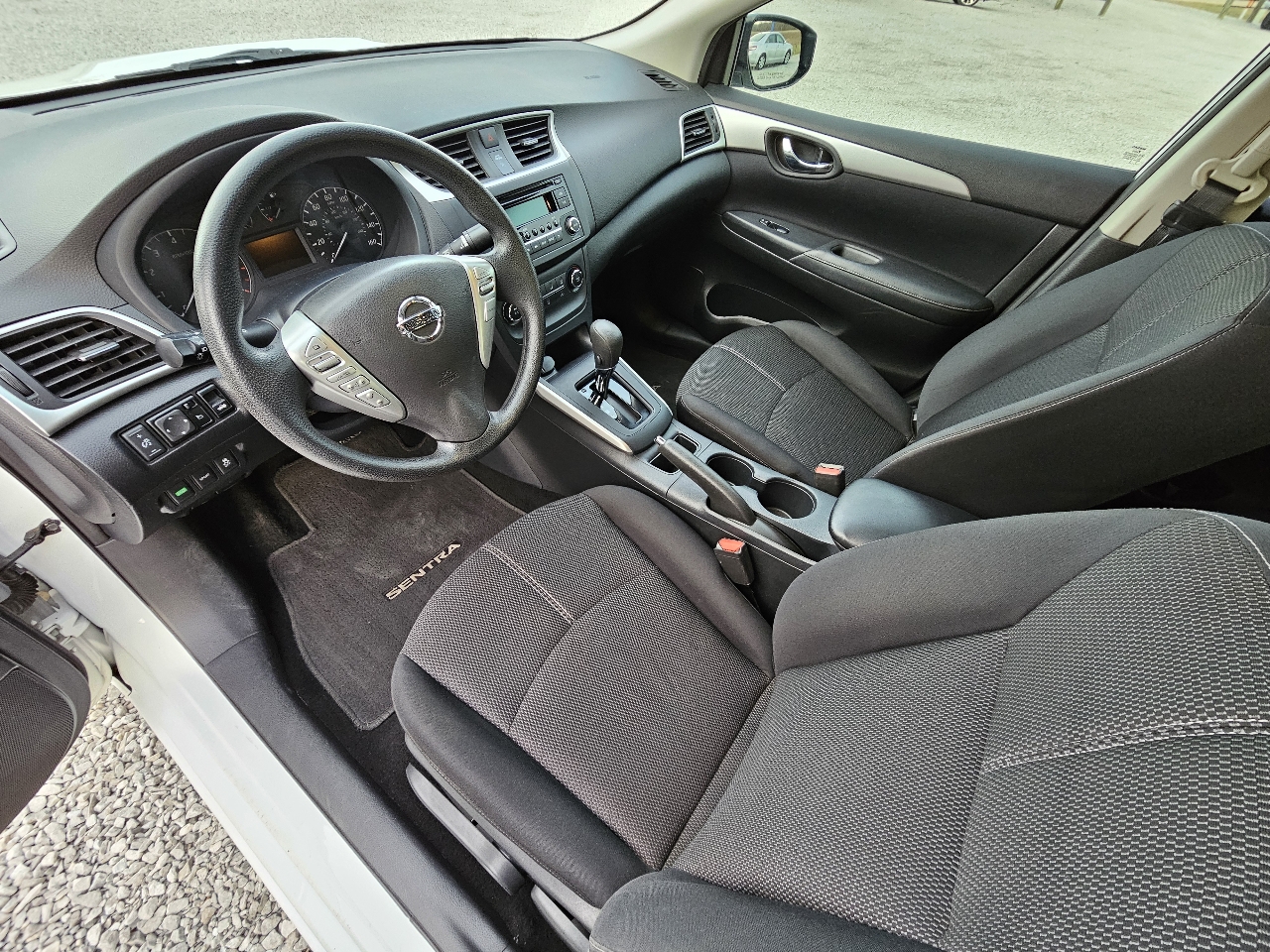 Nissan Sentra S 2016