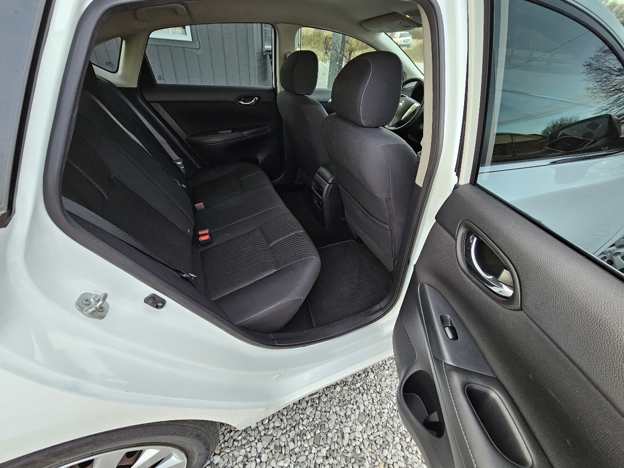 Nissan Sentra S 2016