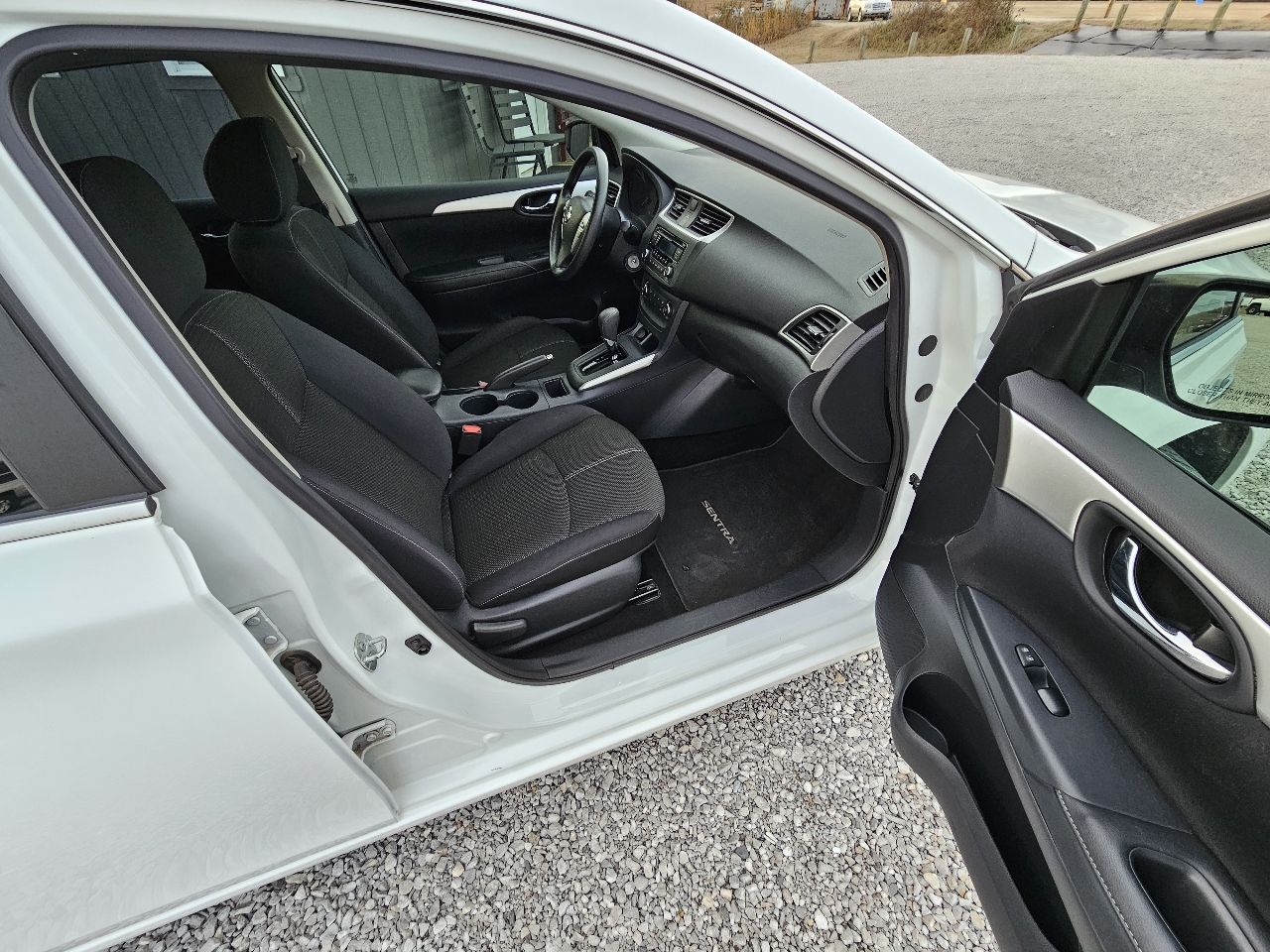 Nissan Sentra S 2016