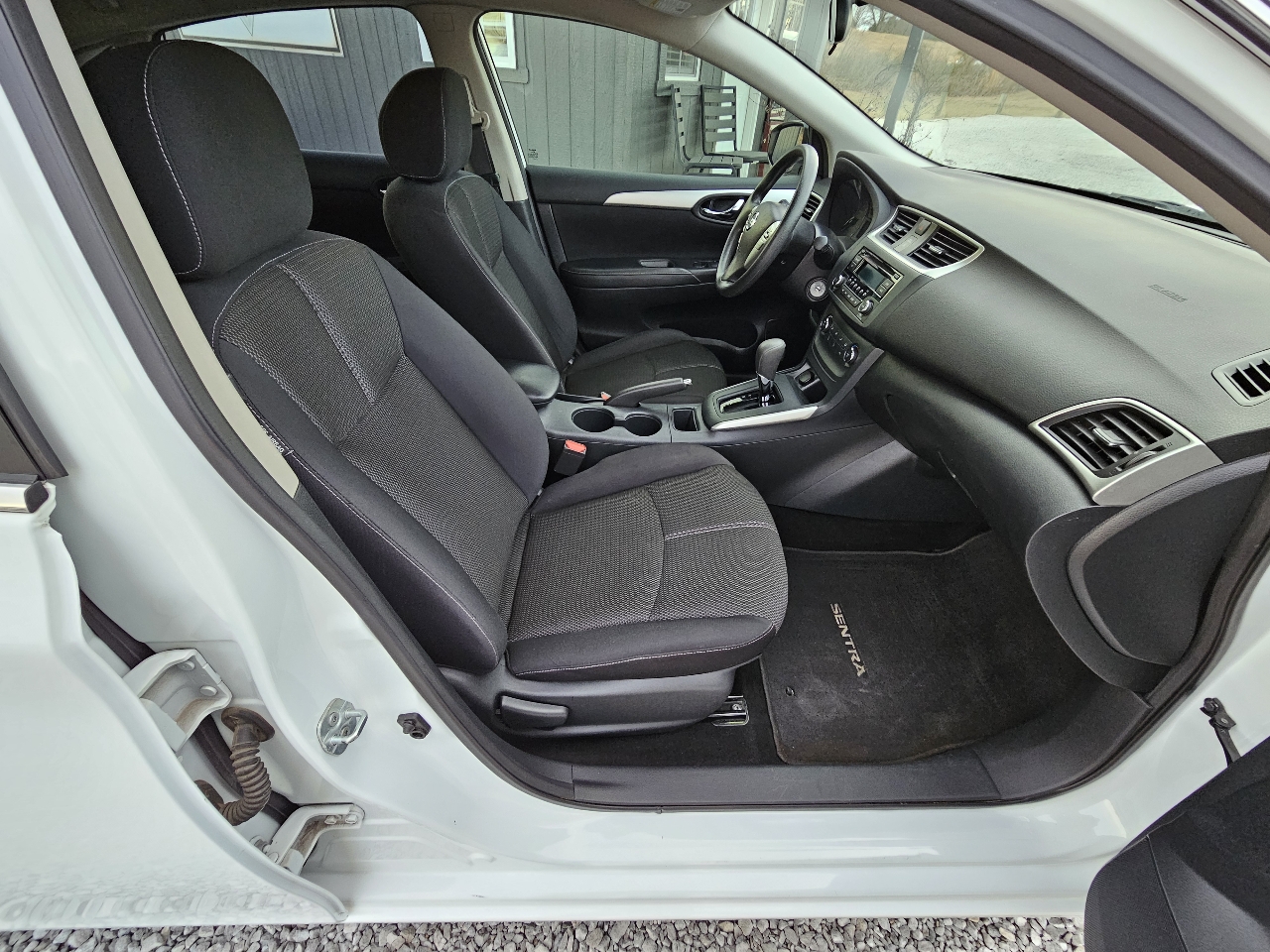 Nissan Sentra S 2016