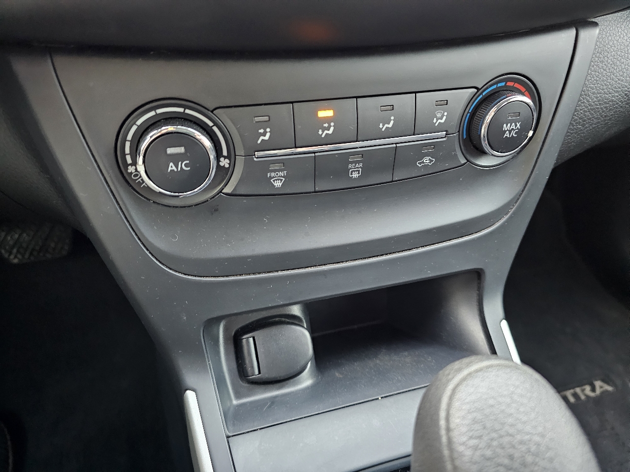 Nissan Sentra S 2016