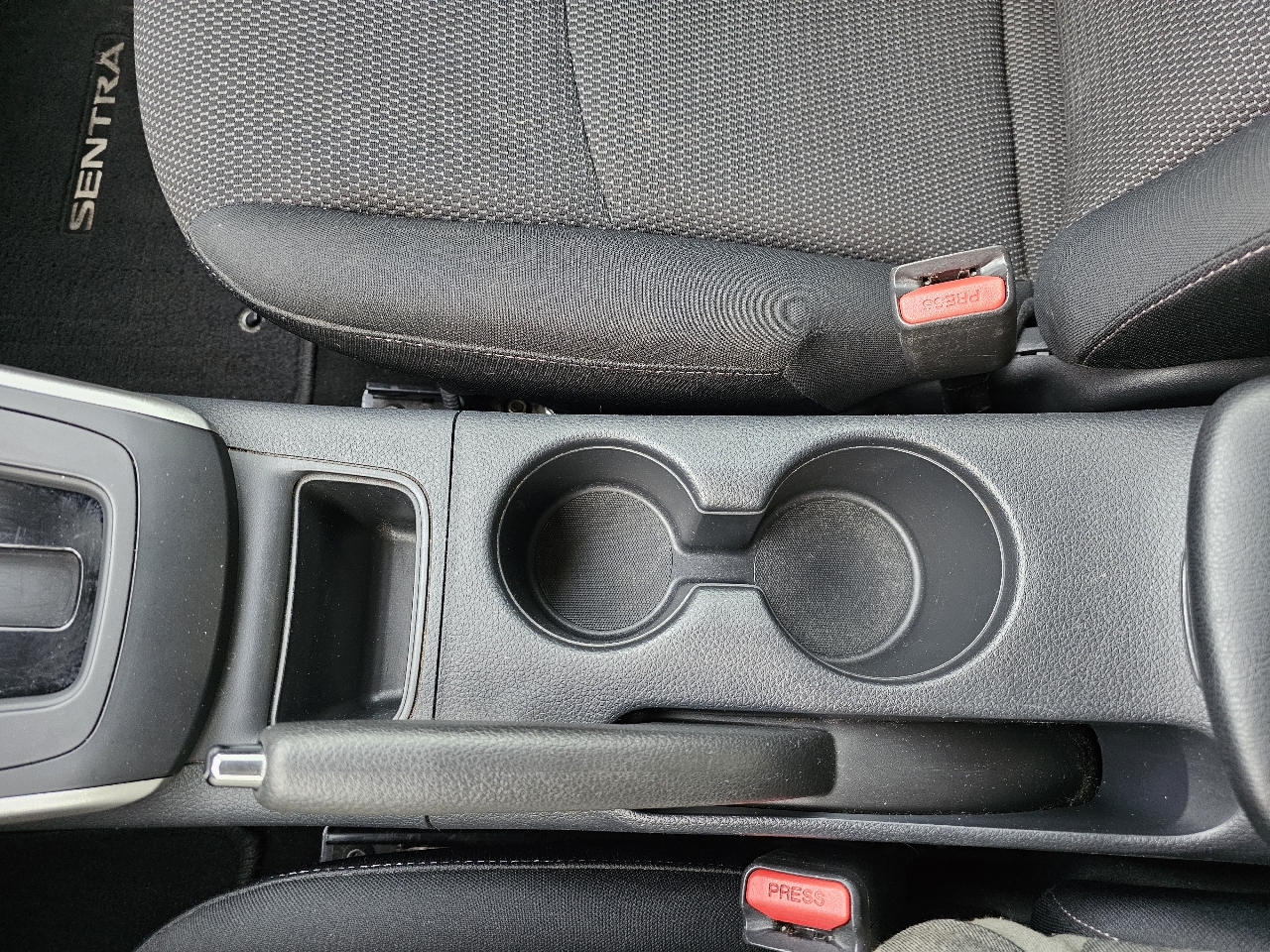 Nissan Sentra S 2016