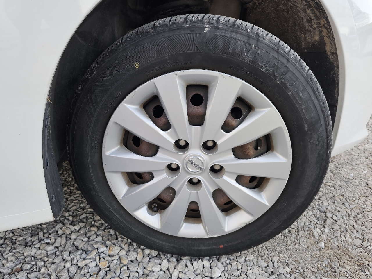 Nissan Sentra S 2016