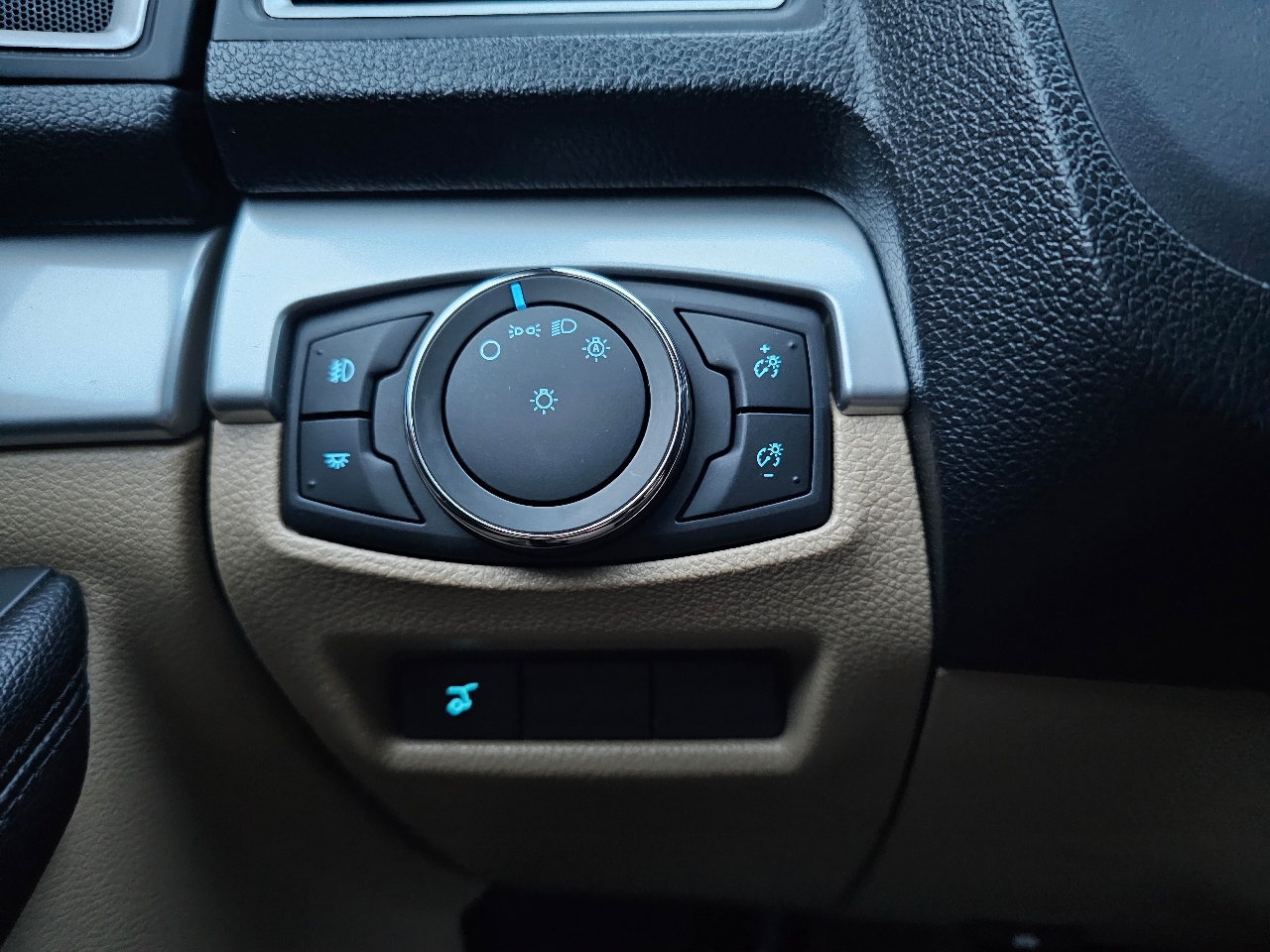 Ford Explorer XLT FWD 2017