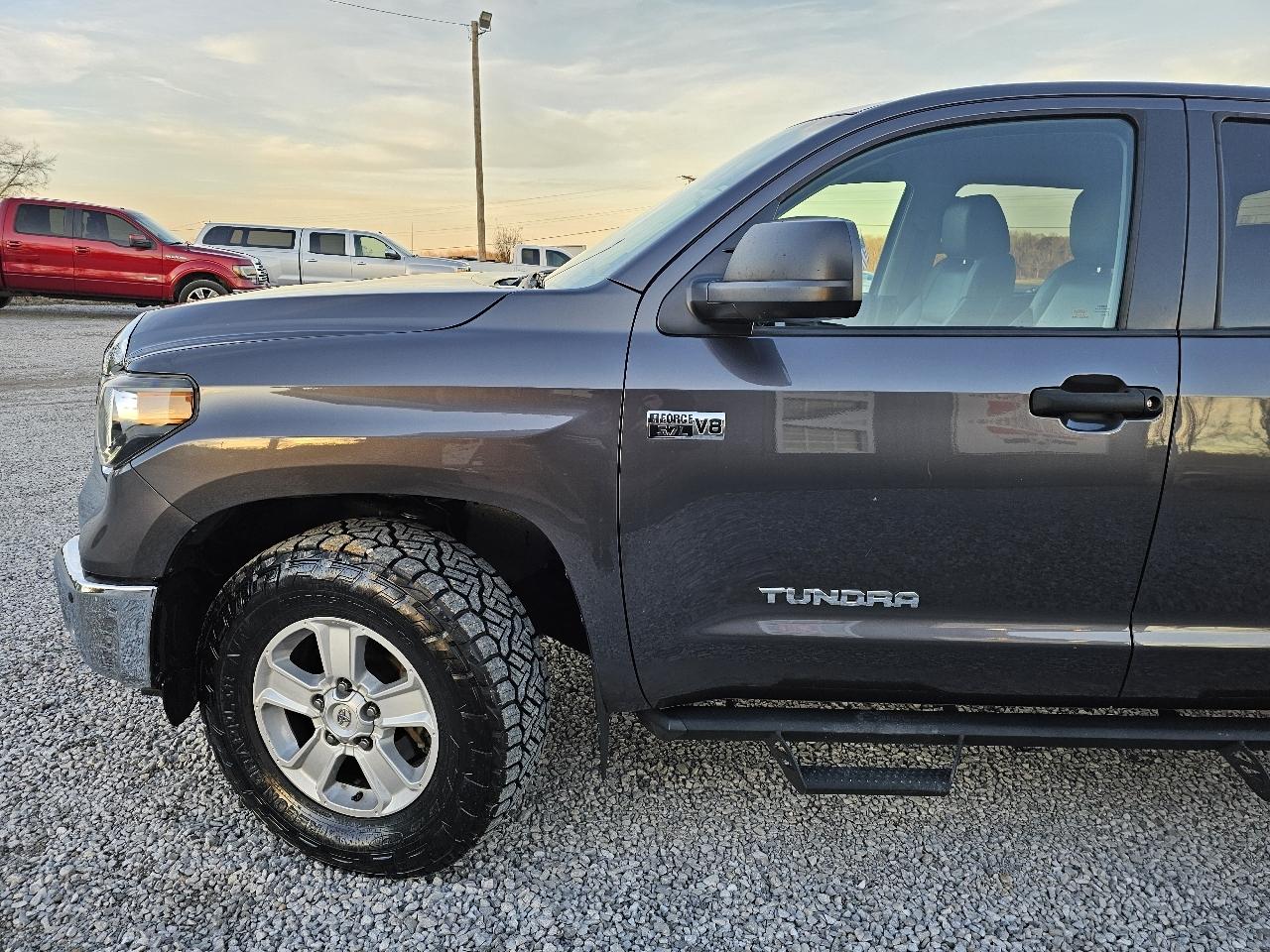 Toyota Tundra SR5 5.7L V8 CrewMax 4WD 2020