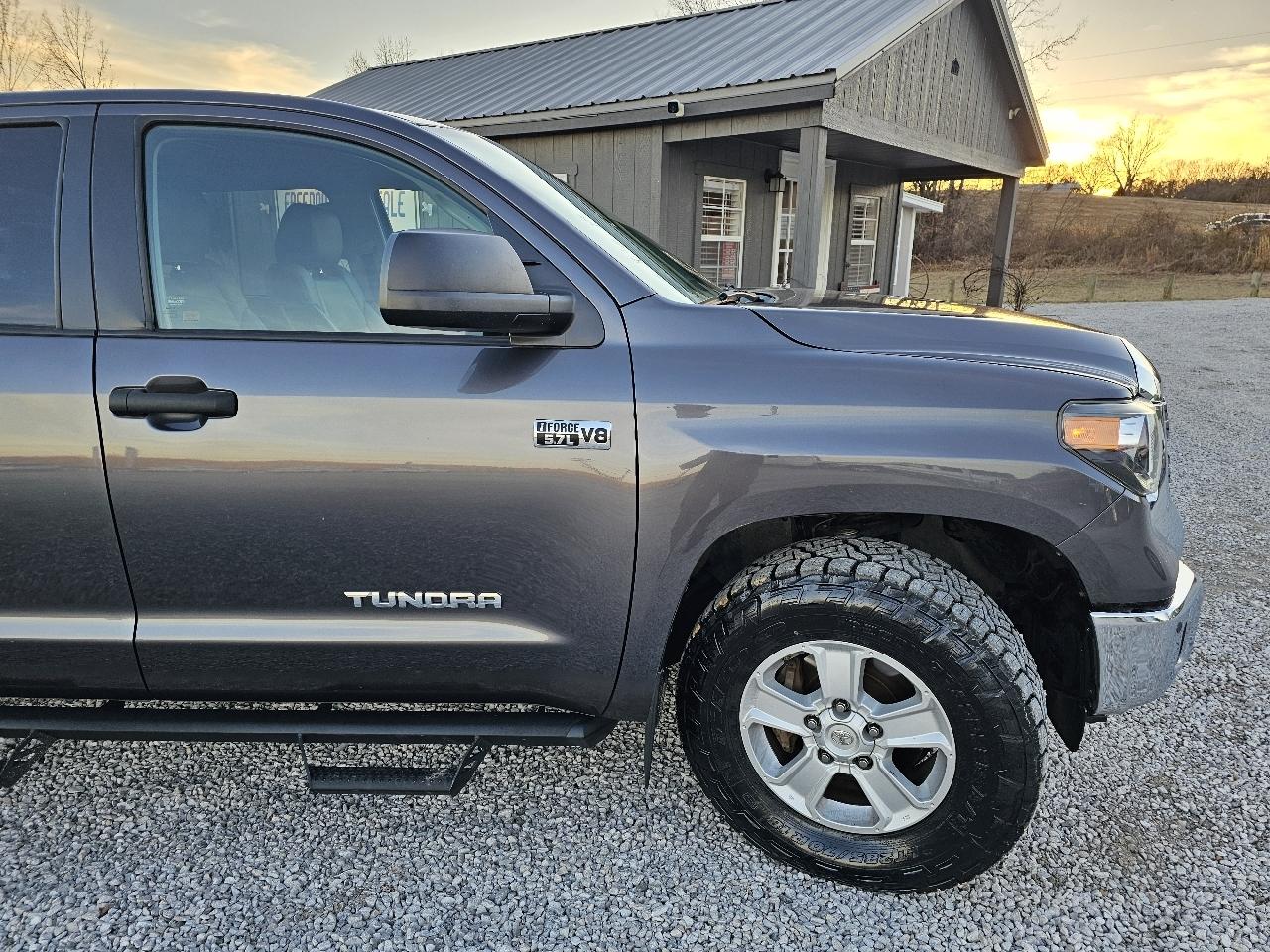Toyota Tundra SR5 5.7L V8 CrewMax 4WD 2020