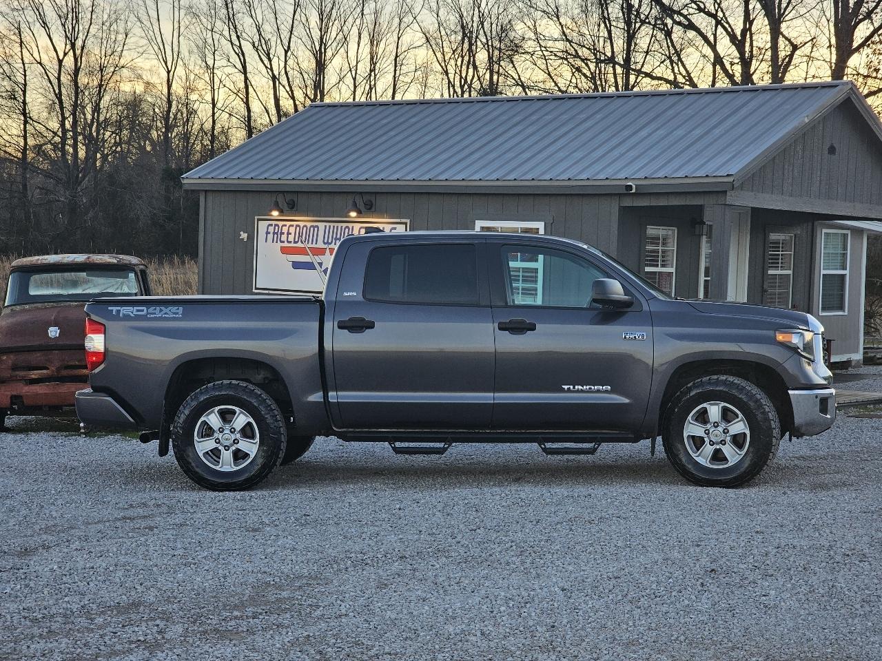Toyota Tundra SR5 5.7L V8 CrewMax 4WD 2020