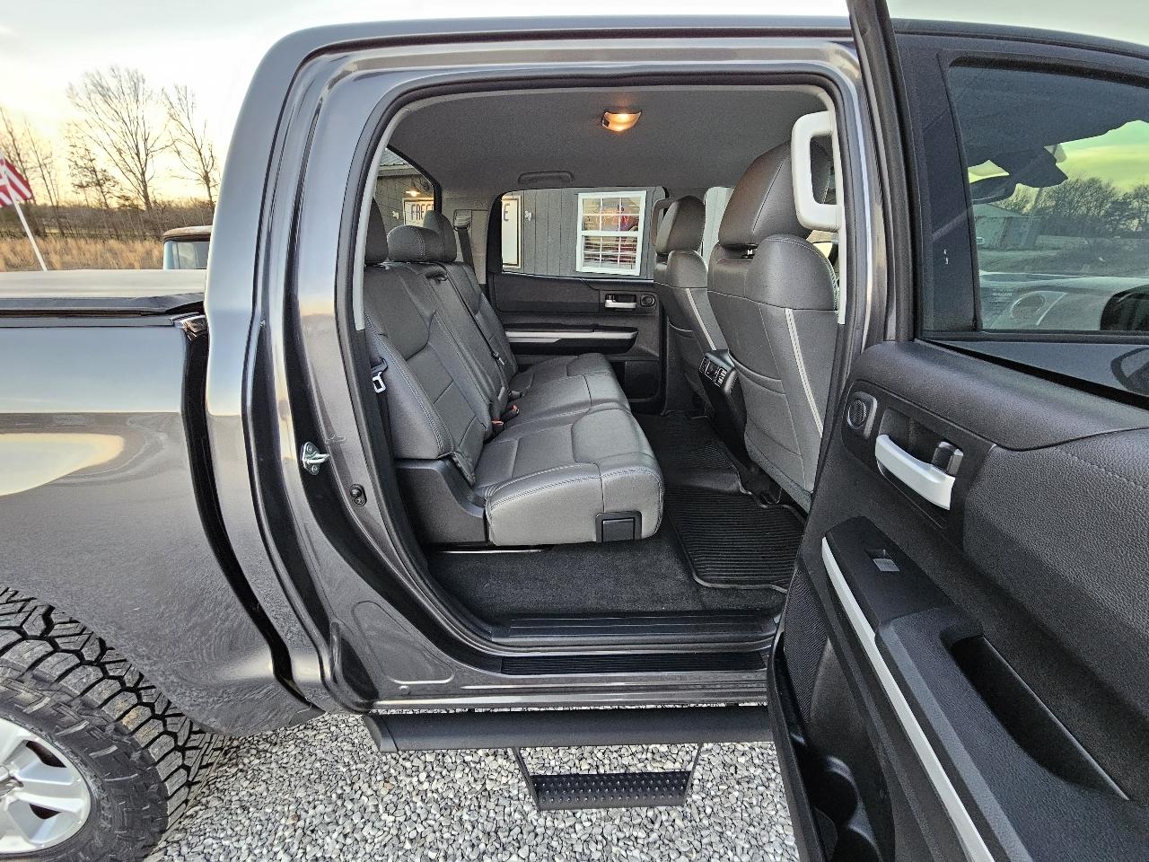 Toyota Tundra SR5 5.7L V8 CrewMax 4WD 2020