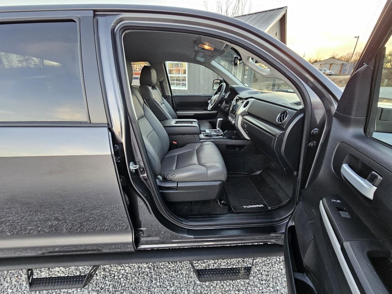 Toyota Tundra SR5 5.7L V8 CrewMax 4WD 2020