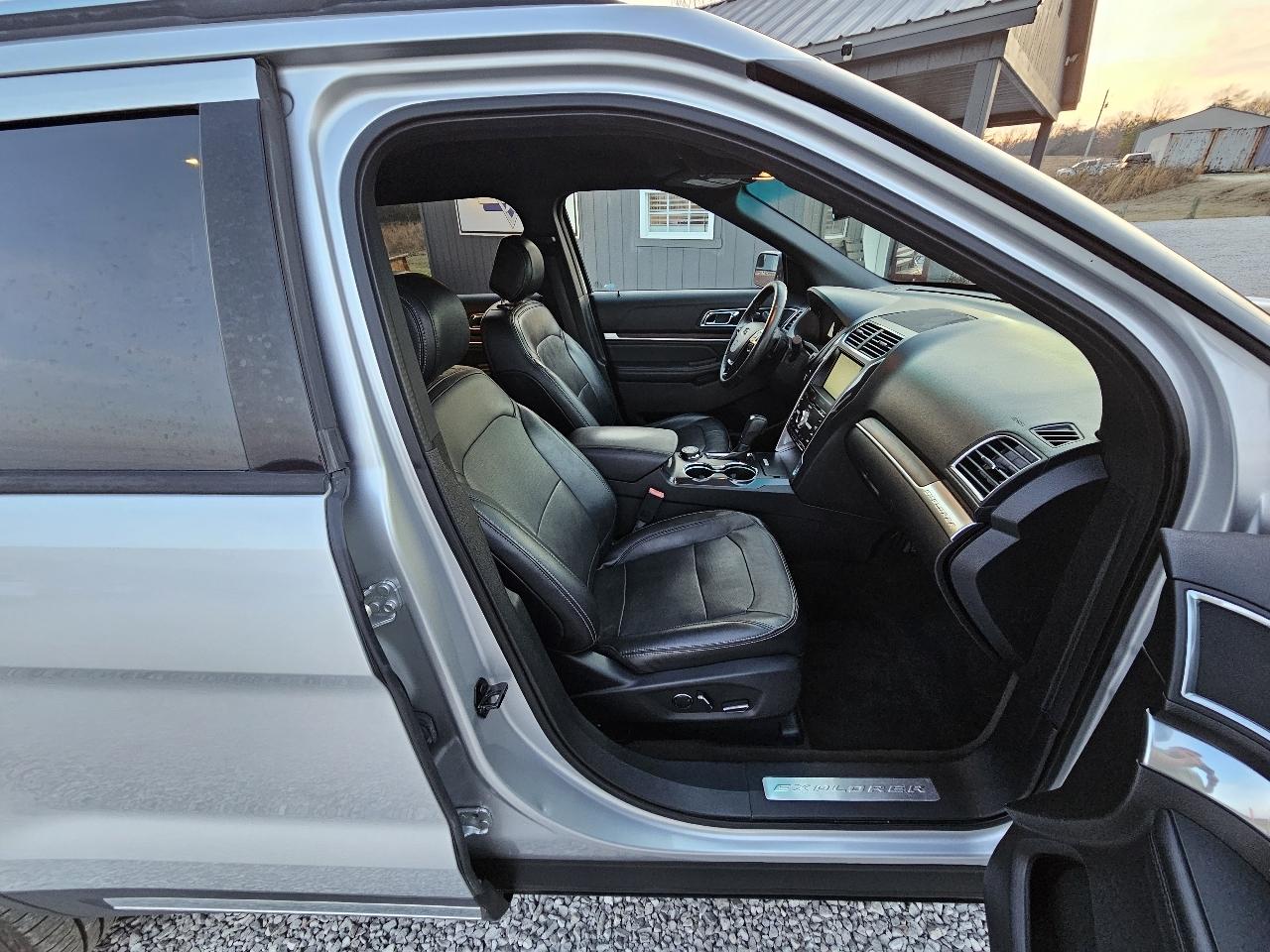 Ford Explorer Limited 4WD 2016