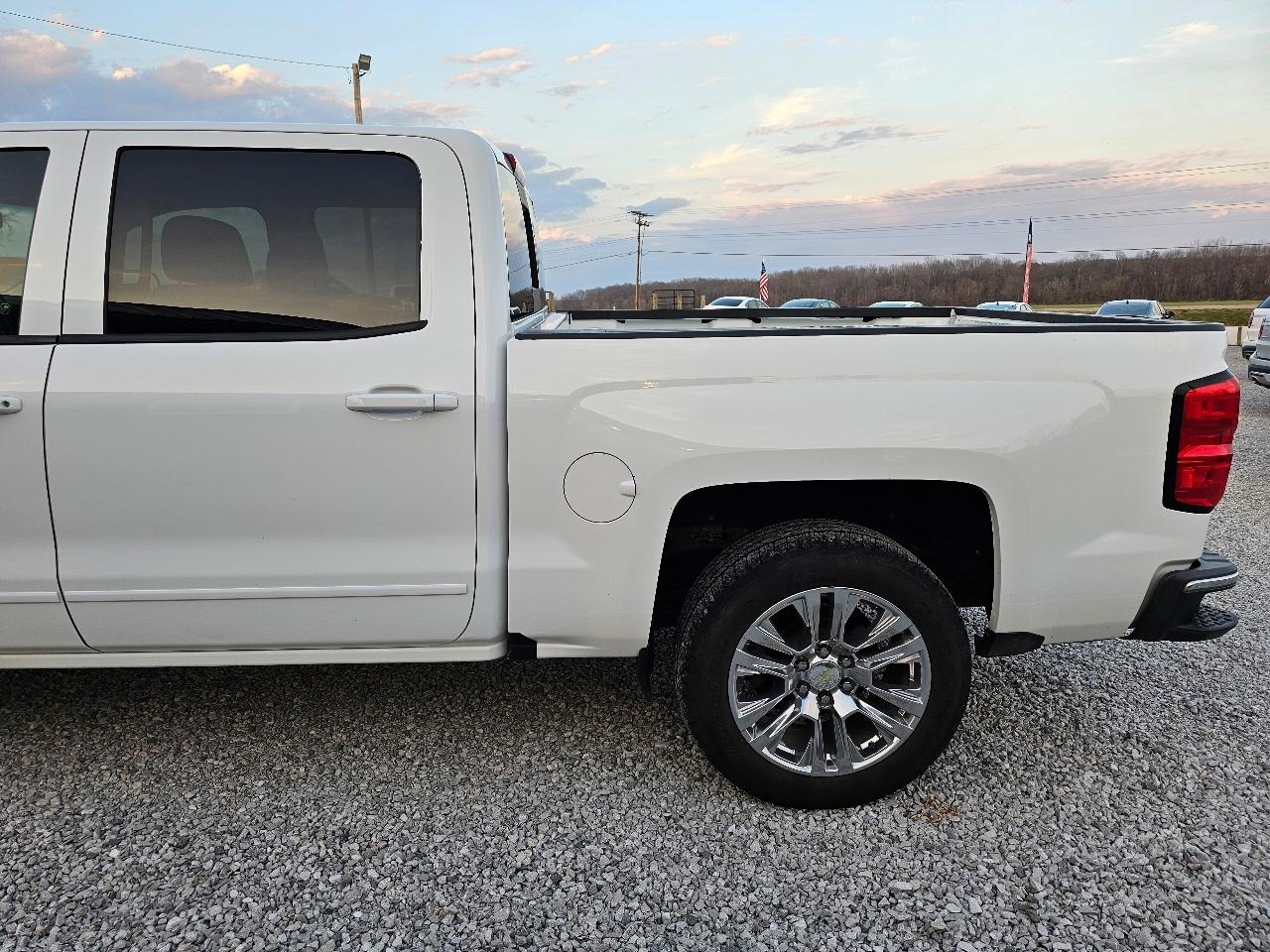 Chevrolet Silverado 1500 LT Crew Cab 2WD 2017