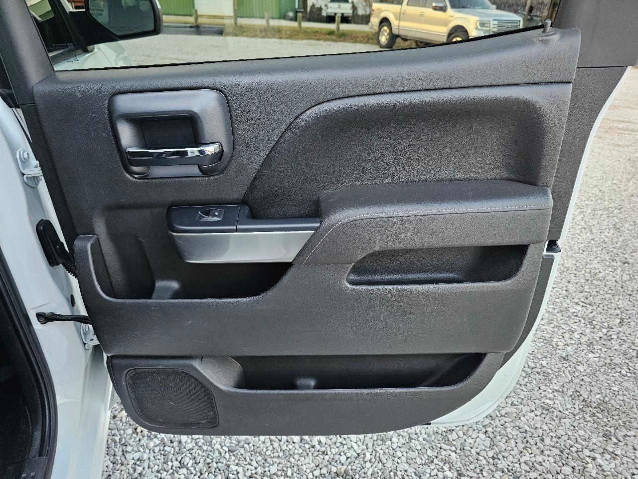 Chevrolet Silverado 1500 LT Crew Cab 2WD 2017