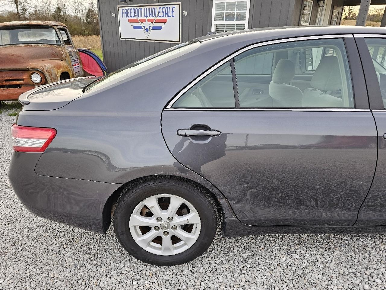 Toyota Camry LE V6 6-Spd AT 2010