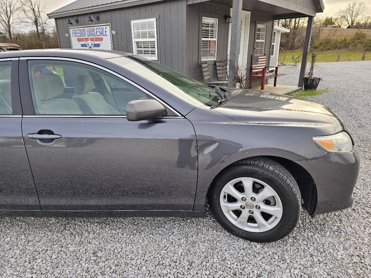 Toyota Camry LE V6 6-Spd AT 2010