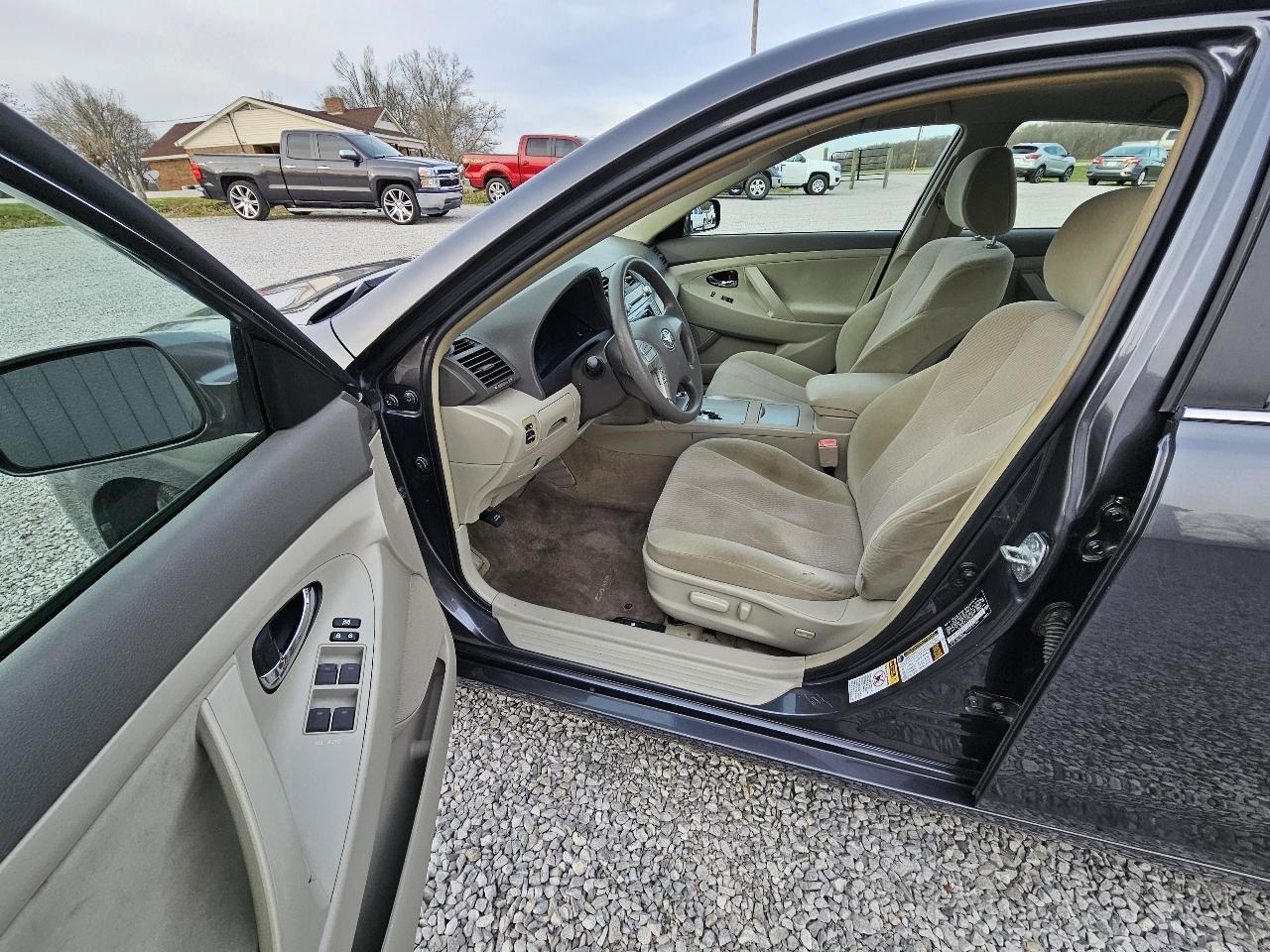 Toyota Camry LE V6 6-Spd AT 2010