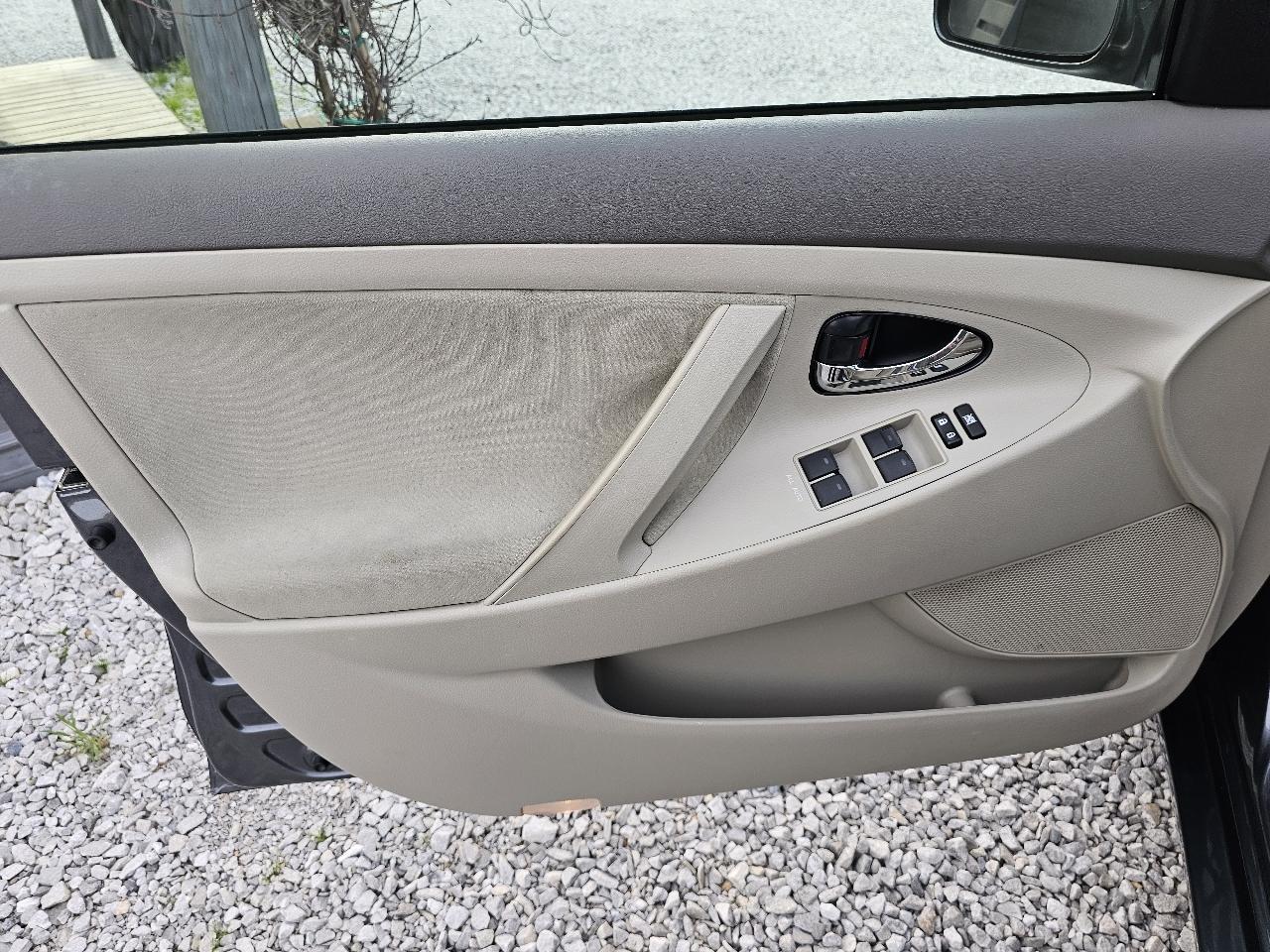 Toyota Camry LE V6 6-Spd AT 2010