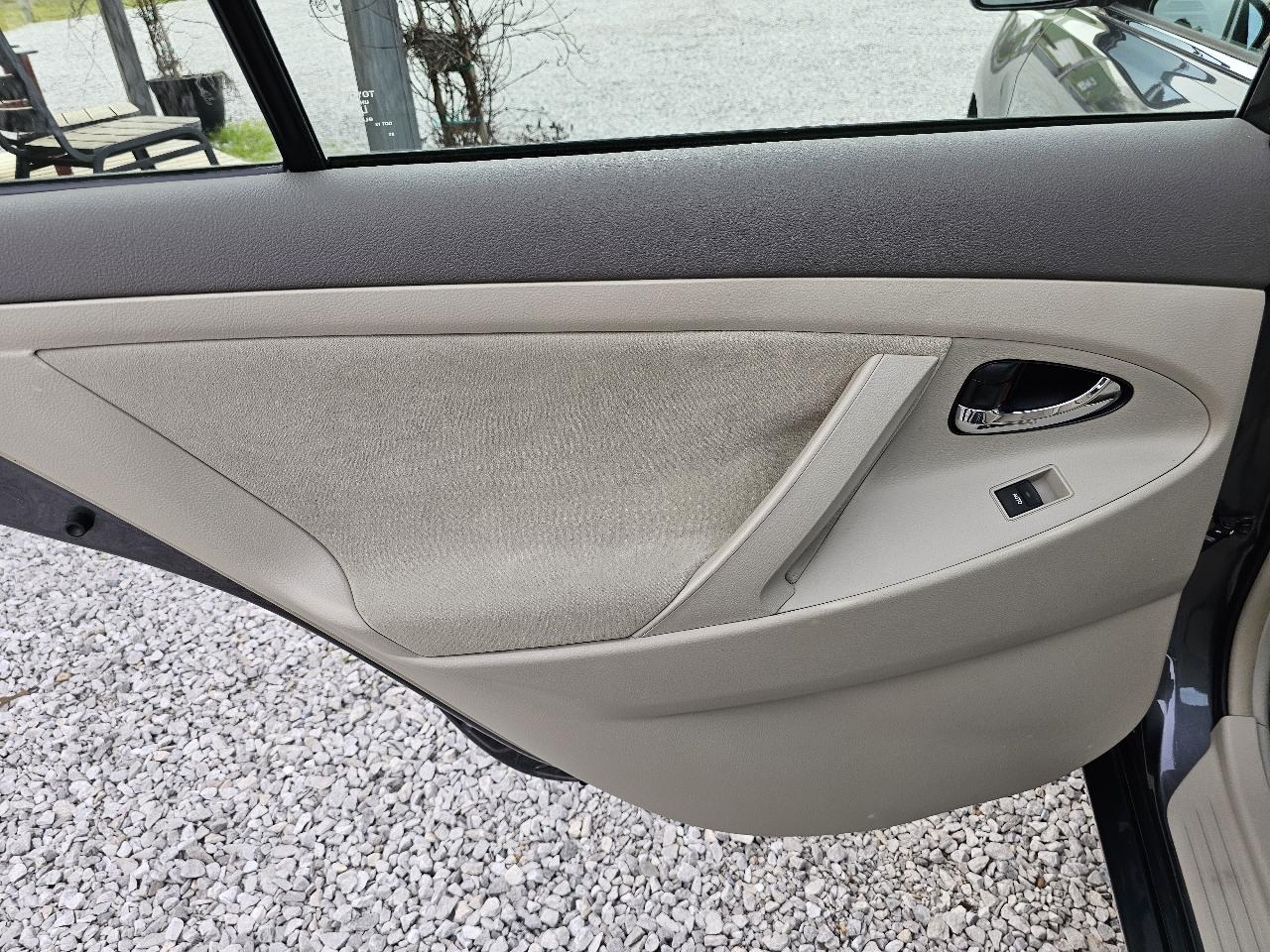 Toyota Camry LE V6 6-Spd AT 2010