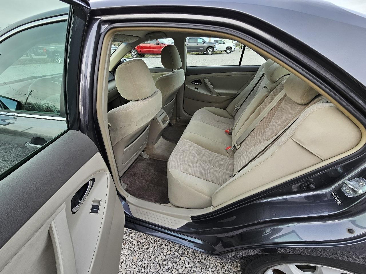 Toyota Camry LE V6 6-Spd AT 2010