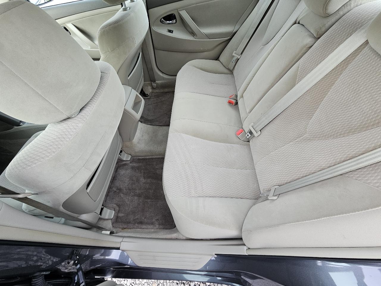 Toyota Camry LE V6 6-Spd AT 2010