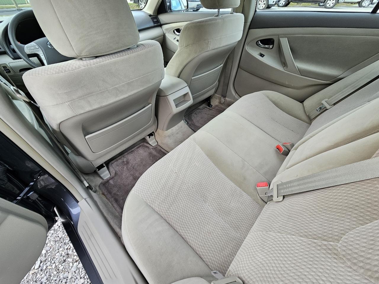 Toyota Camry LE V6 6-Spd AT 2010