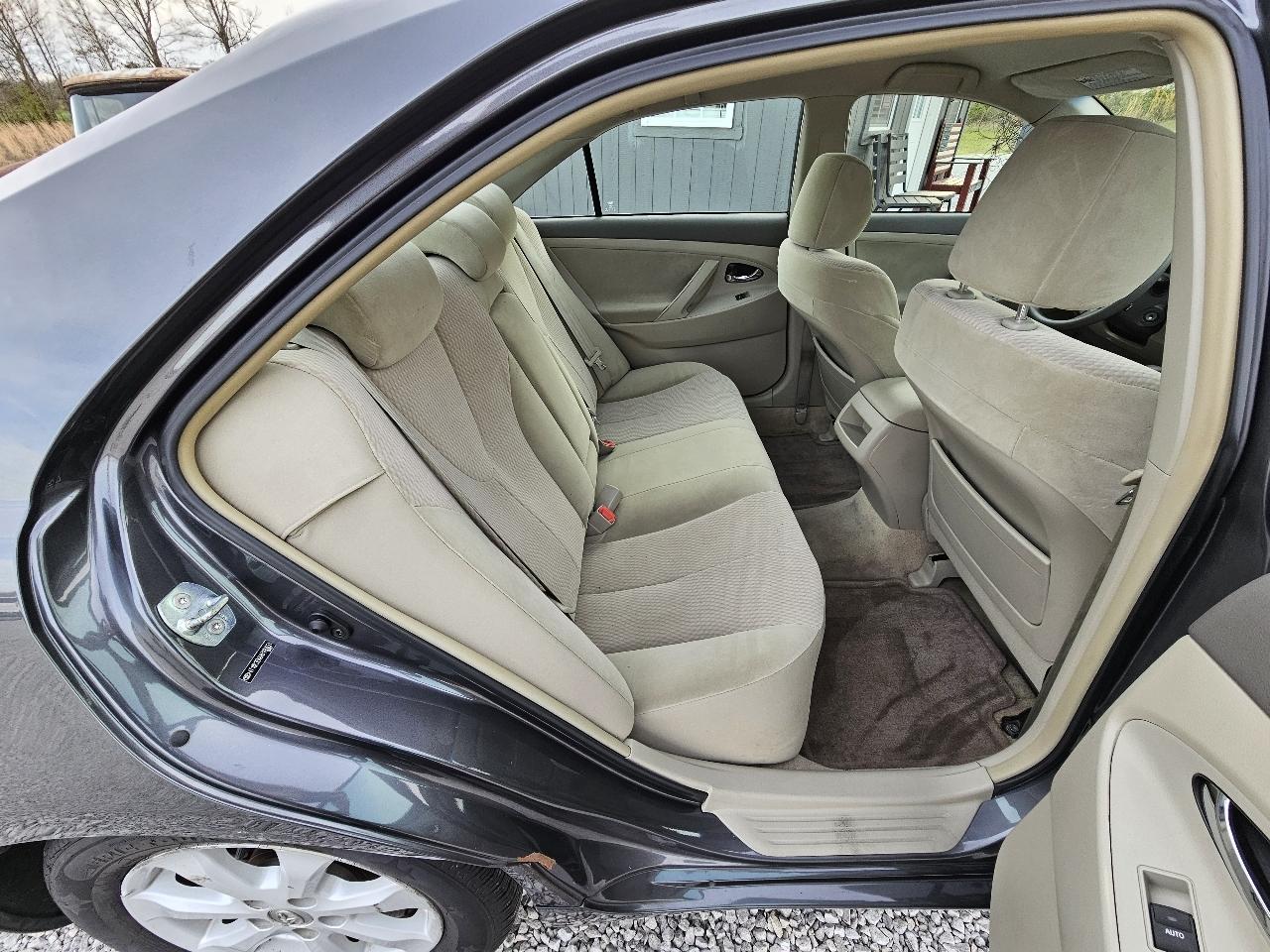 Toyota Camry LE V6 6-Spd AT 2010