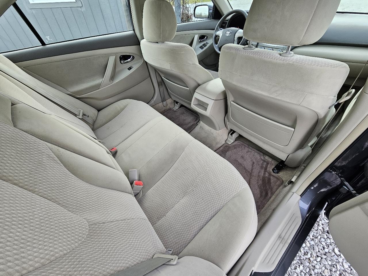 Toyota Camry LE V6 6-Spd AT 2010