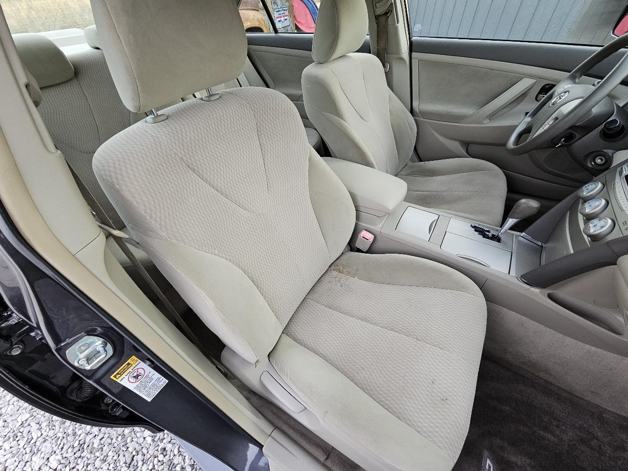 Toyota Camry LE V6 6-Spd AT 2010