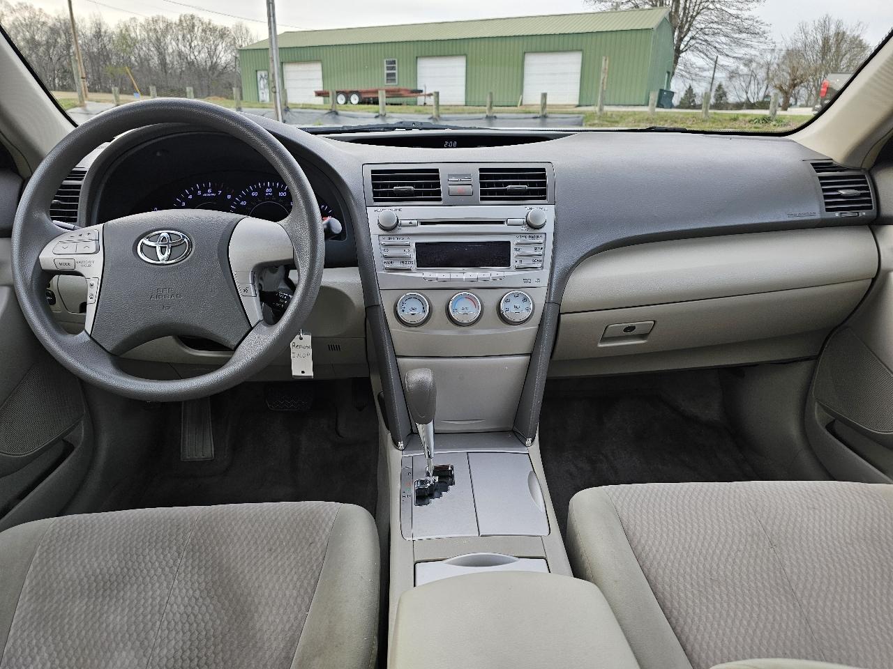 Toyota Camry LE V6 6-Spd AT 2010