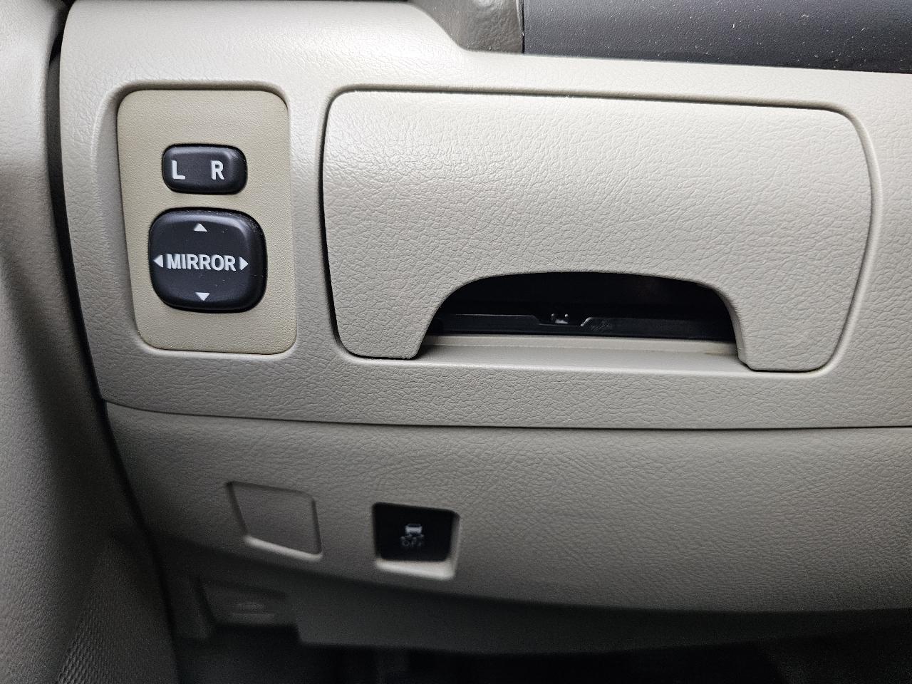 Toyota Camry LE V6 6-Spd AT 2010