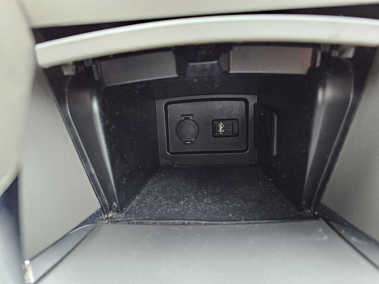 Toyota Camry LE V6 6-Spd AT 2010