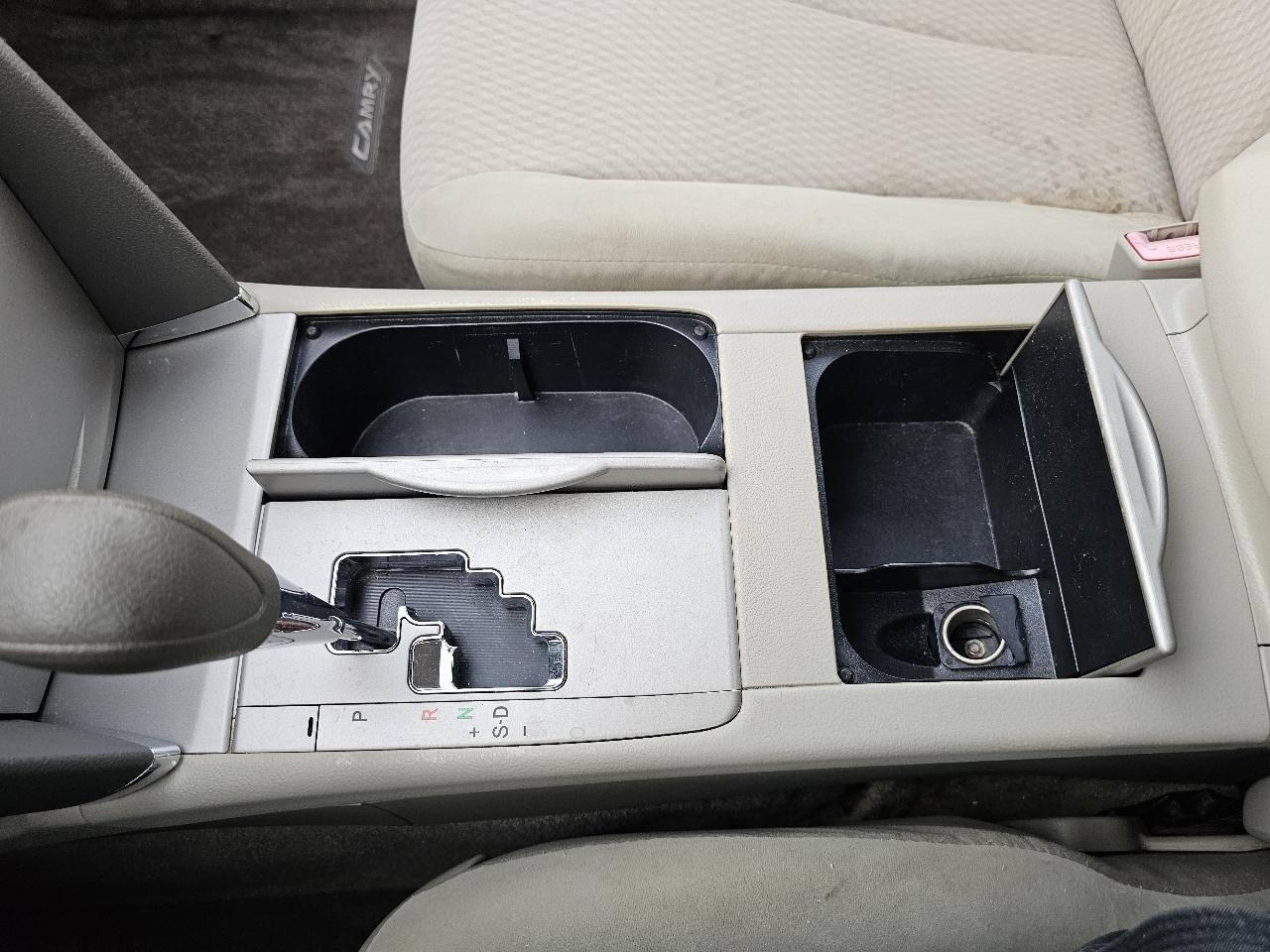 Toyota Camry LE V6 6-Spd AT 2010