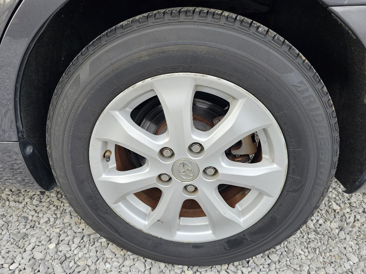 Toyota Camry LE V6 6-Spd AT 2010