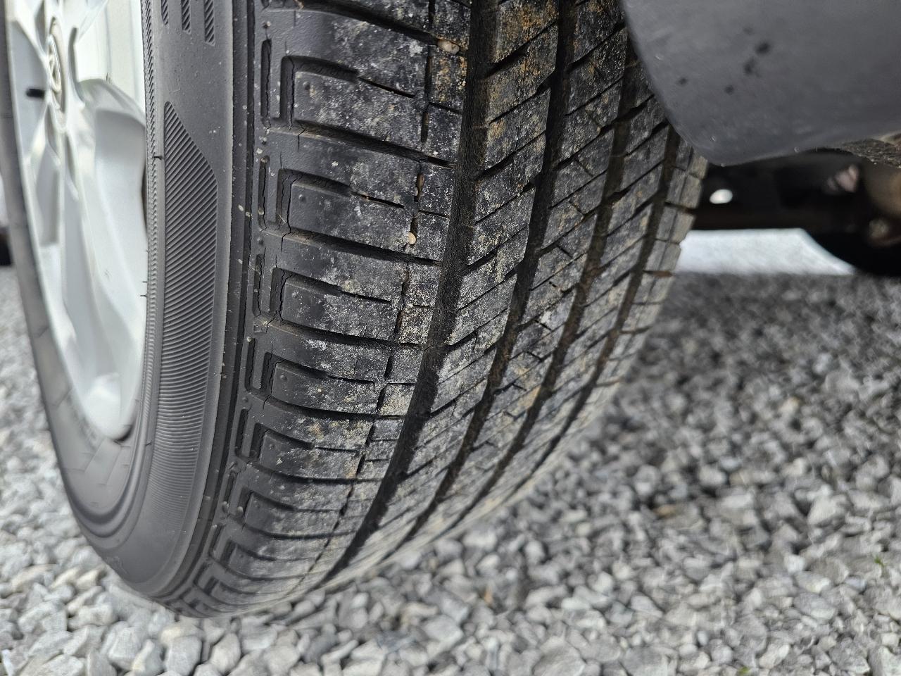 Toyota Camry LE V6 6-Spd AT 2010