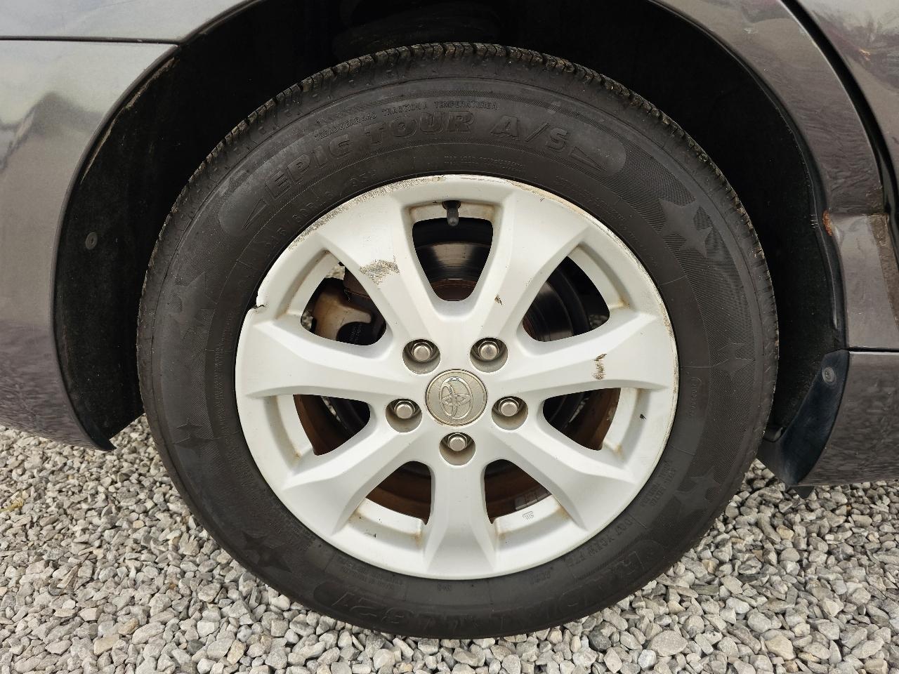 Toyota Camry LE V6 6-Spd AT 2010